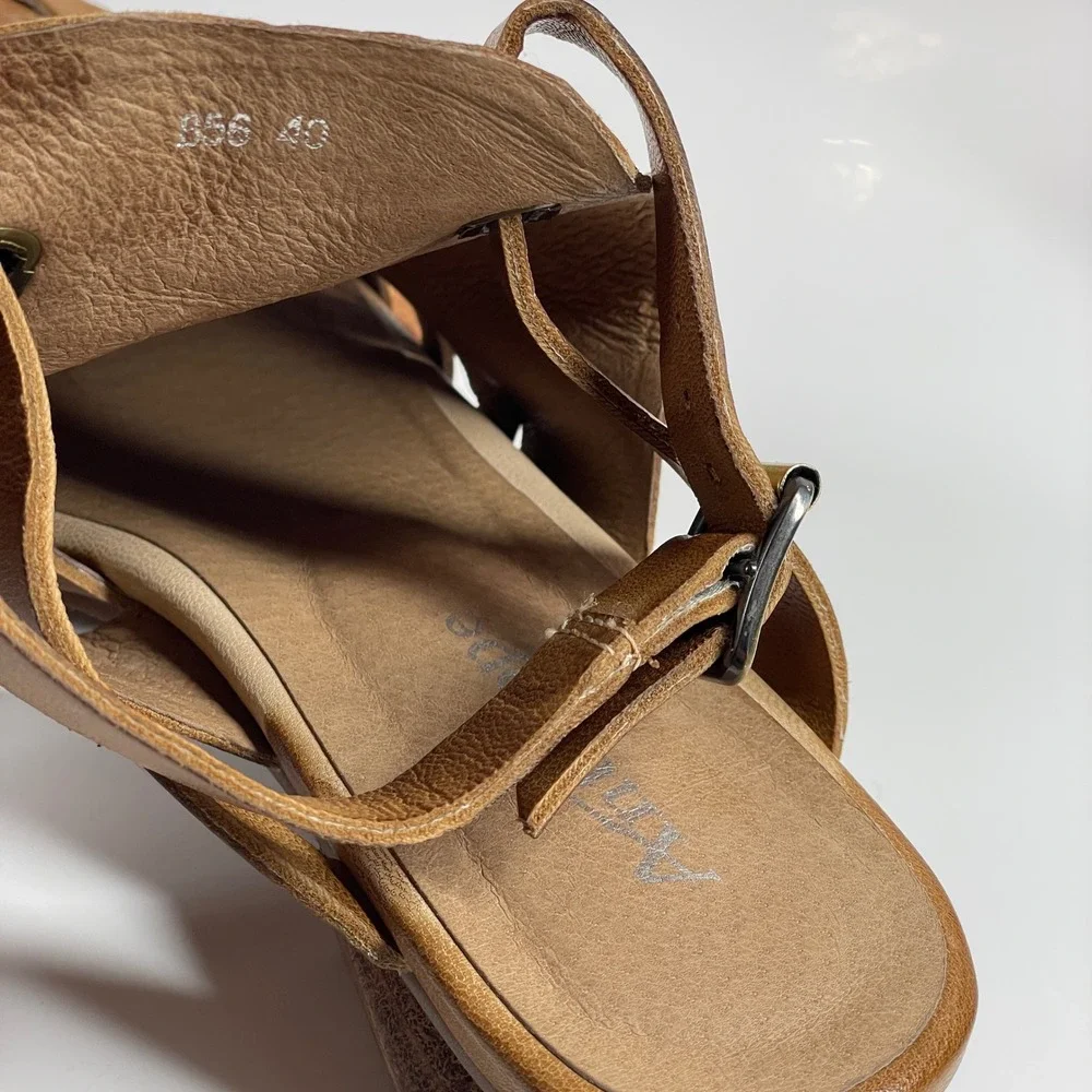 Antelope details tan